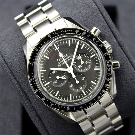 omega speedmaster professional moonwatch automatic.